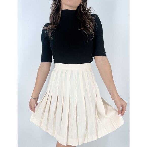 Vintage Express Cream Ivory Pleated Mini Skirt Size 7/8 Small - Picture 2 of 6